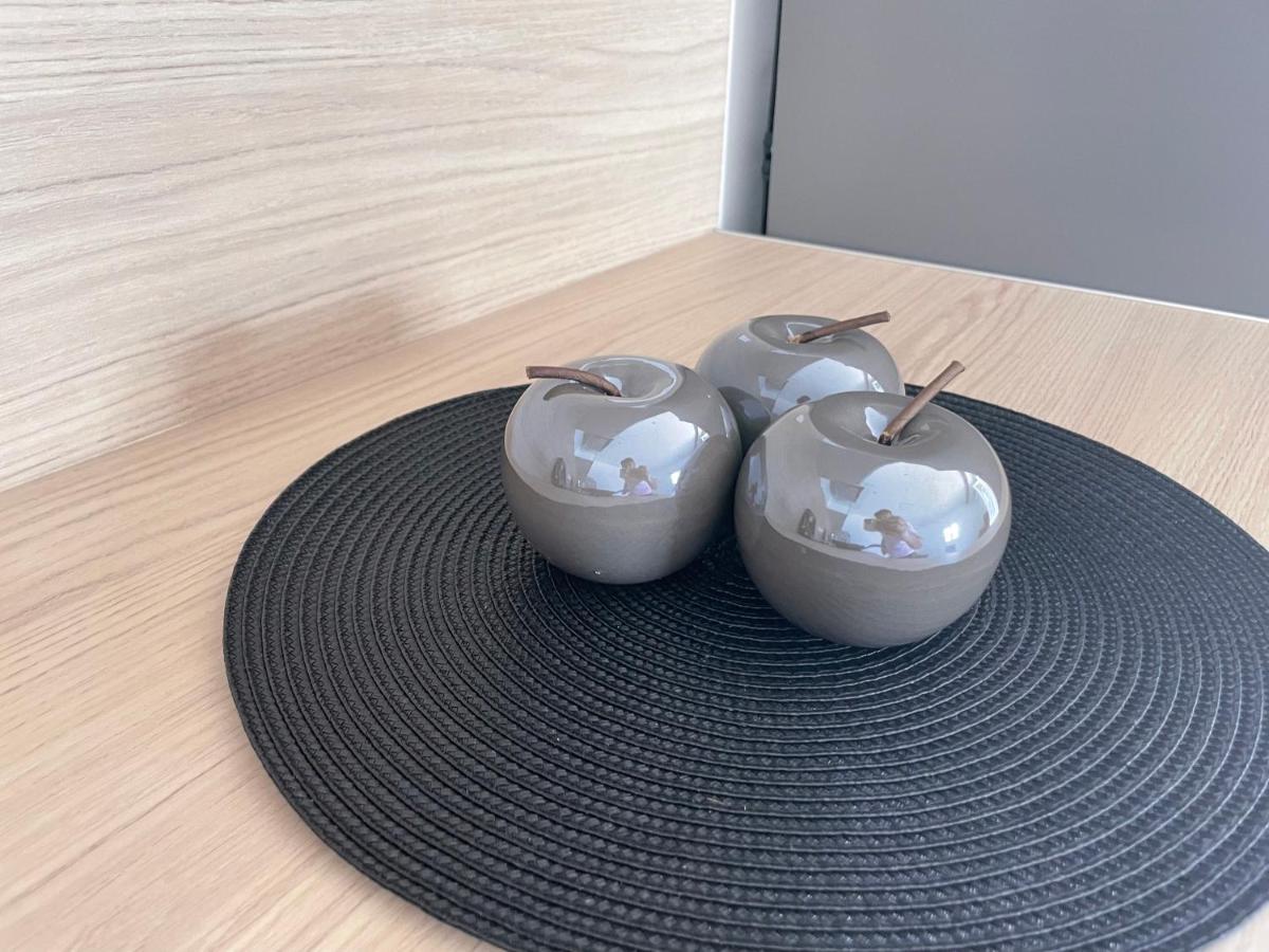 ウラン Studio 23 M2+Wifi +Parking Priveアパートホテル エクステリア 写真
